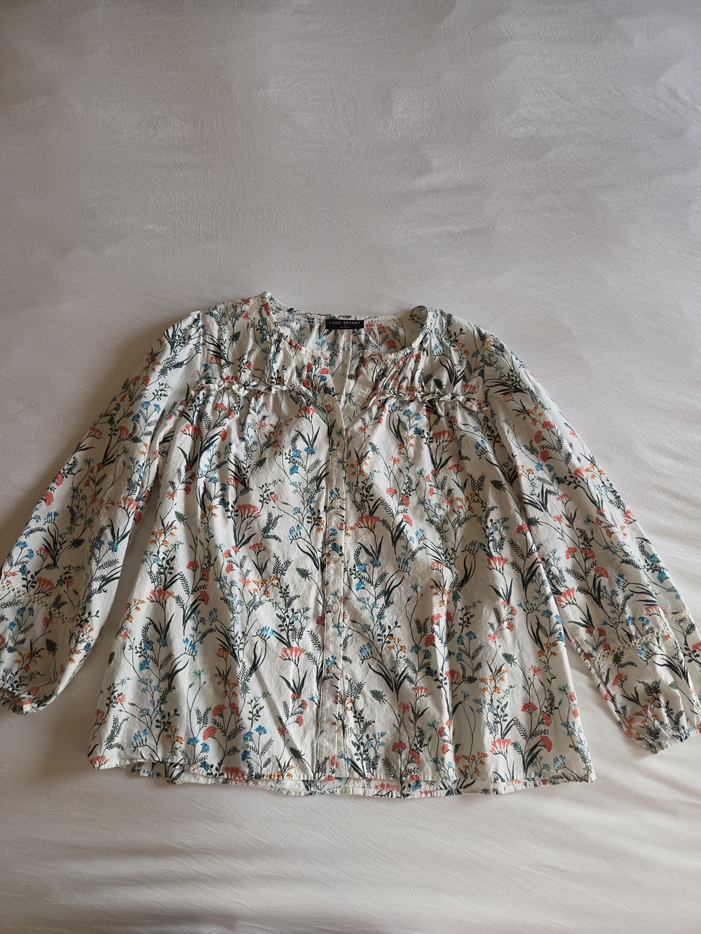 Women's White Floral Button-Front Blouse